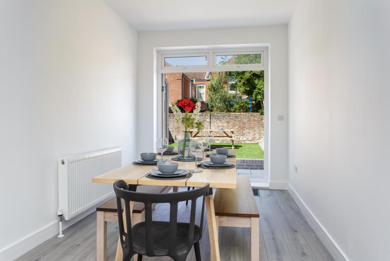 Harold House - Modern Open Plan 4 Bedroom, 3 Bathroom House In Central Southsea, Portsmouth Esterno foto