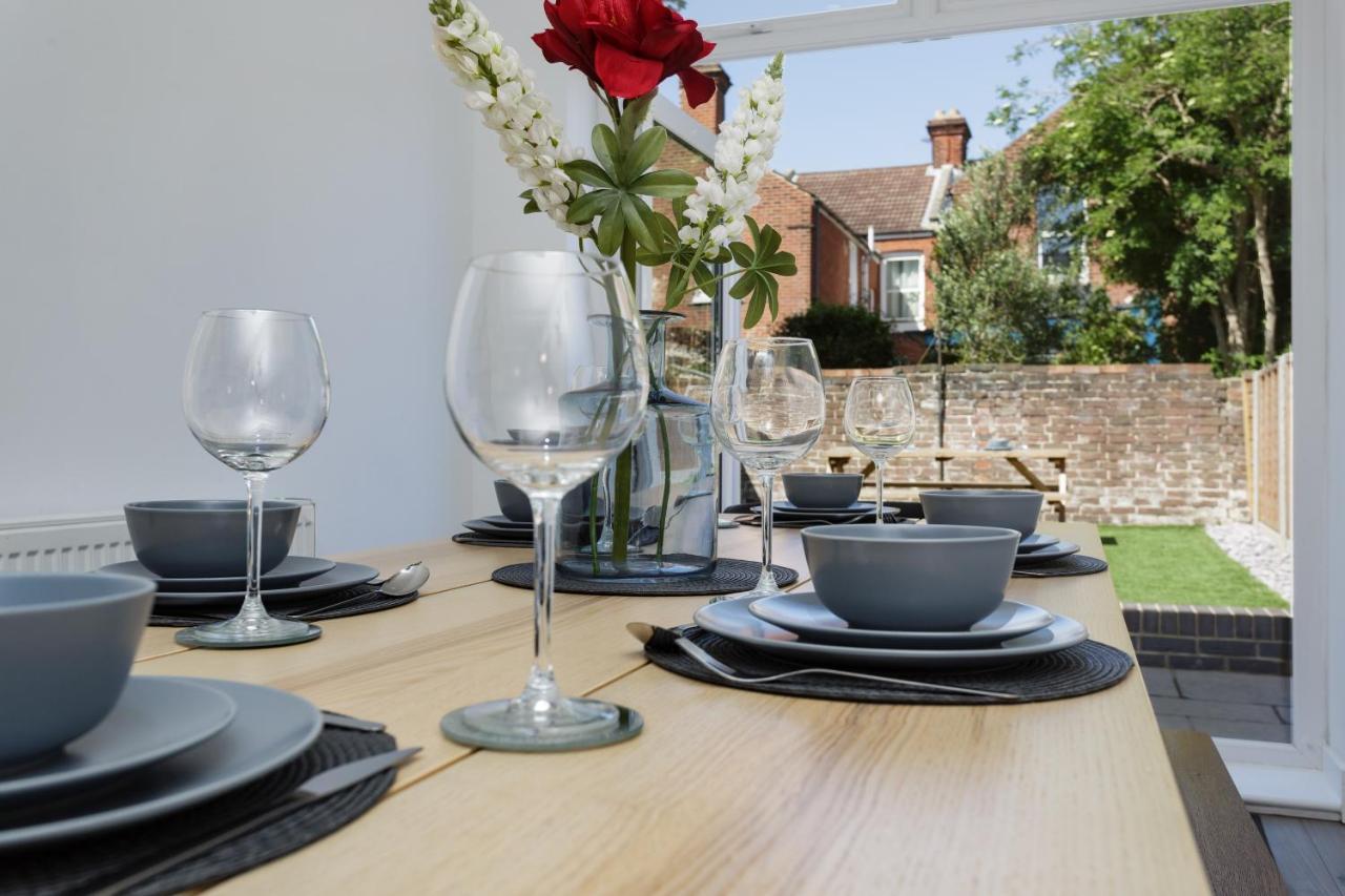 Harold House - Modern Open Plan 4 Bedroom, 3 Bathroom House In Central Southsea, Portsmouth Esterno foto